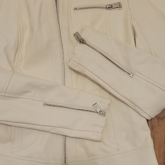 Guess Cream and Gray Leather Jacket with Modern Design - Picture 6 of 12